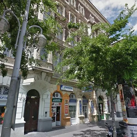 Apartment Downtown Jozsef